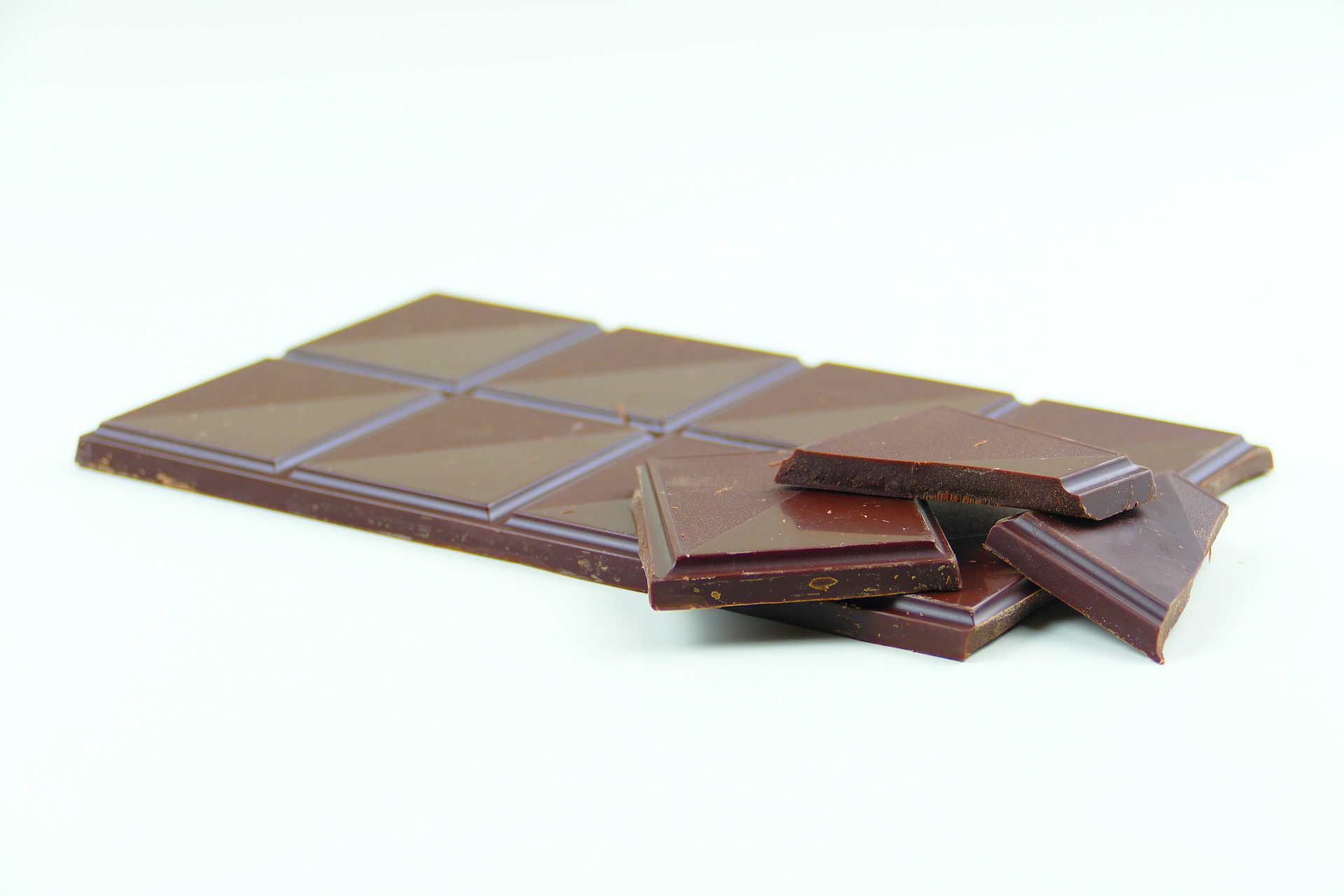 Czekolada czekoladopodobna — czy można ją nazwać czekoladą?