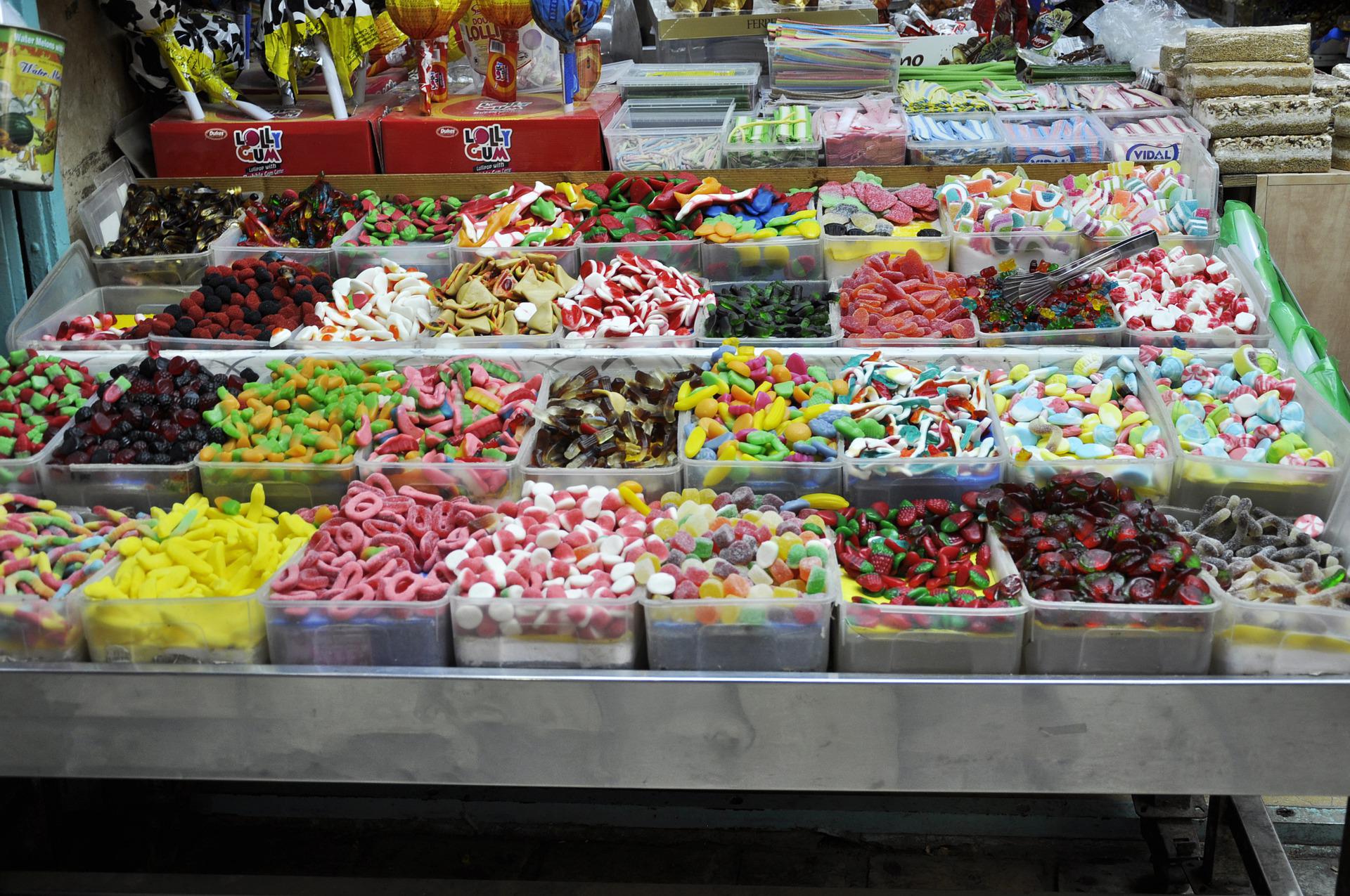 Najkwaśniejsze słodycze oraz powód ich popularności